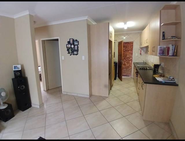 2 BEDROOM PROPERTY TO RENT IN GREENHILLS